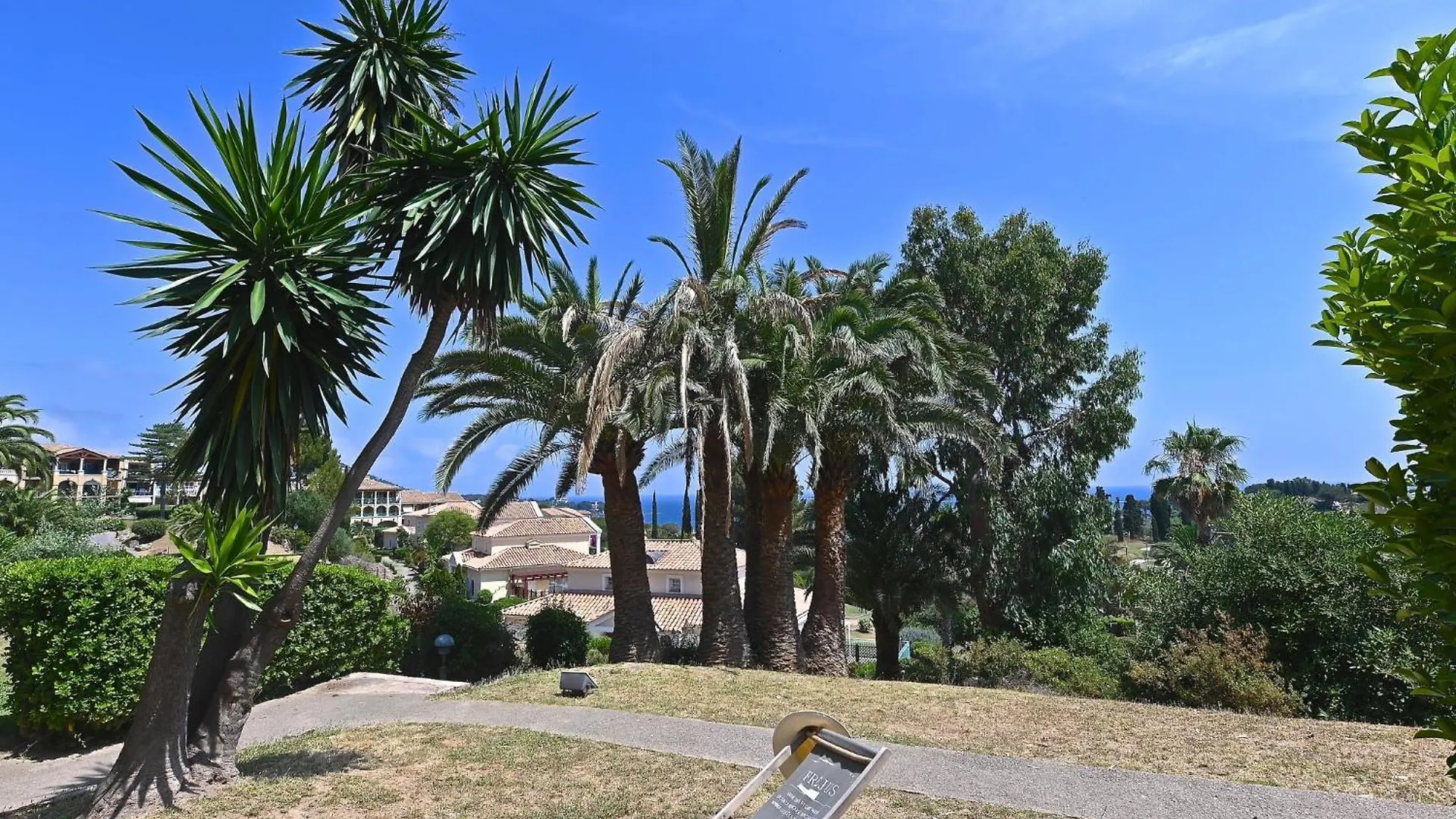 Saint-Raphaël Apartment Village Cap Esterel - Le Village-27 By Interhome 0*,  צרפת